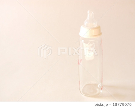 哺乳瓶 18779070