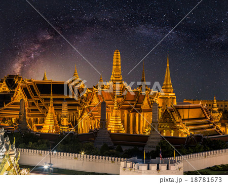 The beauty of the Emerald Buddha Temple 18781673