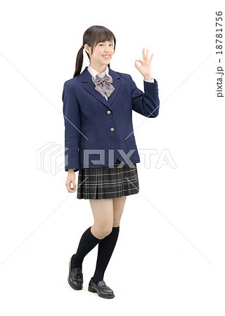 制服を着てポーズしている女子高生の全身白バックのイメージ 18781756