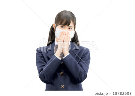 制服を着ている女子高生の白バックのイメージ 18782603