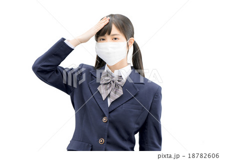 制服を着ている女子高生の白バックのイメージ 18782606