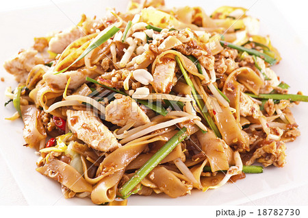 PAd Thai with chicken 18782730