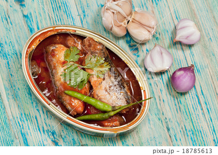 tinned fish,Mackerel filet in Tomato sauce. 18785613