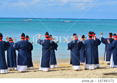 節祭のアンガ－ 18786373
