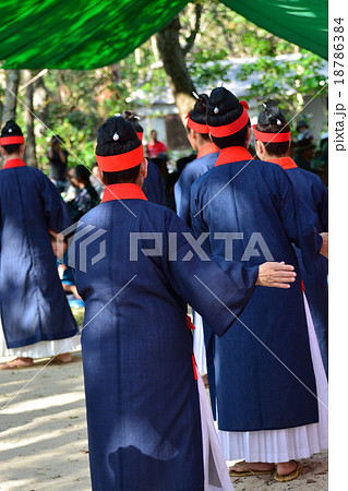 節祭の巻き踊り 18786384