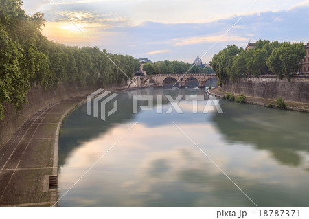 Ponte Sisto bridge in Rome Ponte Sisto bridge in Rome 18787371