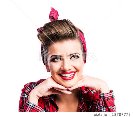 Beautiful young woman Beautiful young woman 18787772