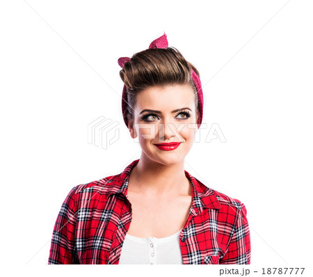 Beautiful young woman 18787777