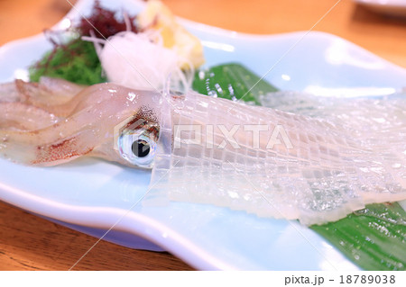 おいしいイカの活き造り おいしいイカの活き造り 18789038