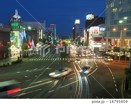 愛知　豊橋駅前の夜景 18795609