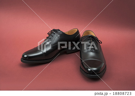 男性用の黒い革靴 男性用の黒い革靴 18808723