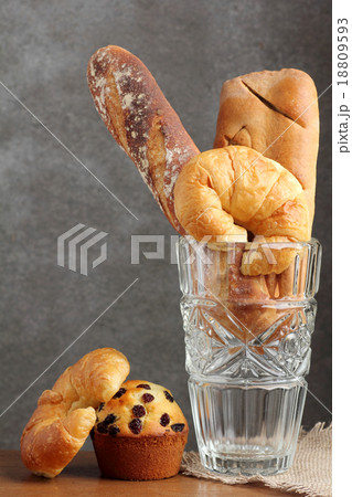 croissant brad muffin bakery in glass blow croissant brad muffin bakery in glass blow 18809593