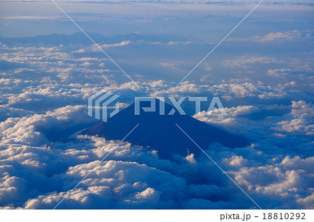上空から見た富士山 上空から見た富士山 18810292