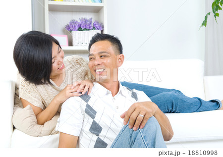asian couple 18810998