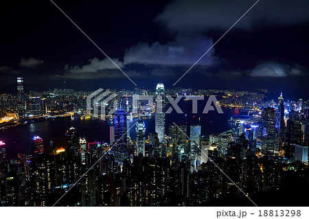 香港　ビクトリアピークから望む100万ドルの夜景 18813298