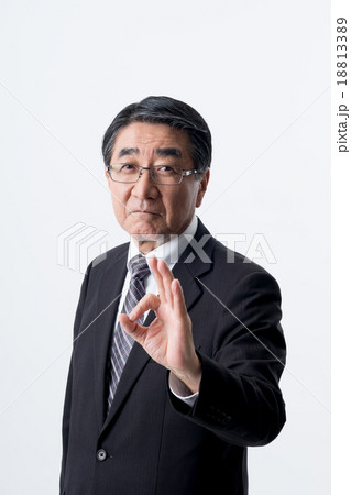 シニアのビジネスマン 18813389