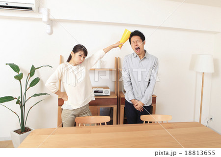 若い夫婦 18813655