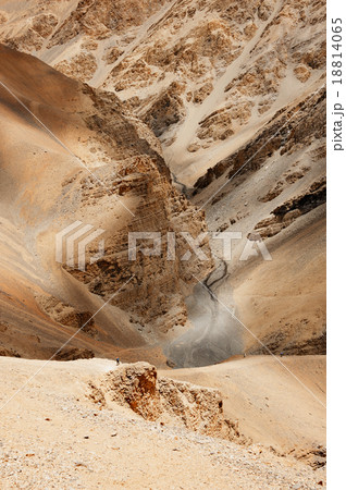Trekking in upper Mustang, Nepal 18814065
