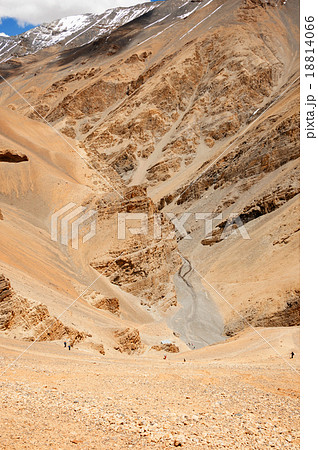 Trekking in upper Mustang, Nepal Trekking in upper Mustang, Nepal 18814066