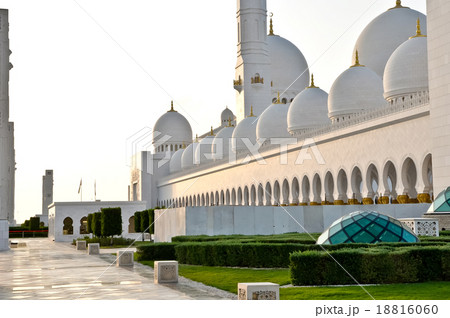 the Sheikh Zayed Grand Mosque the Sheikh Zayed Grand Mosque 18816060