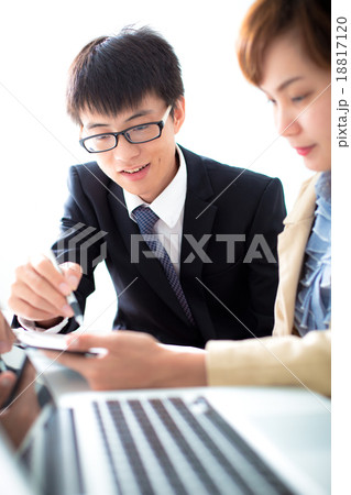 Business people discussing the charts and graphs showing the res Business people discussing the charts and graphs showing the res 18817120