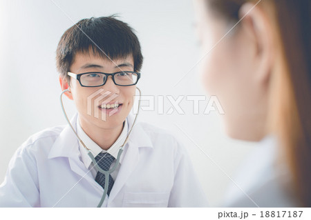 bright picture of male doctor with patient bright picture of male doctor with patient 18817187