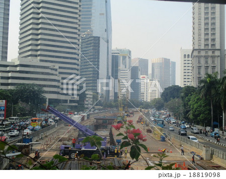 インドネシア　ジャカルタ　地下鉄工事　工事現場 18819098