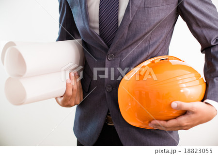 Happy young asian engineer 18823055