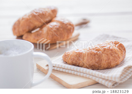 Freshly baked butter croissant Freshly baked butter croissant 18823129