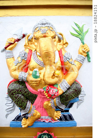 Yellow Statue Ganesh in temple. 18824151