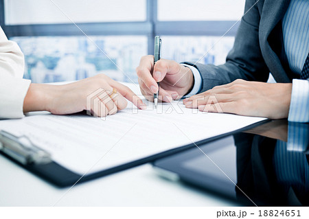 Business man signing a contract 18824651