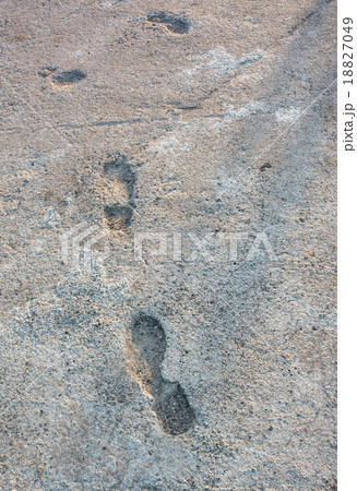 Footsteps on the concrete floor Footsteps on the concrete floor 18827049