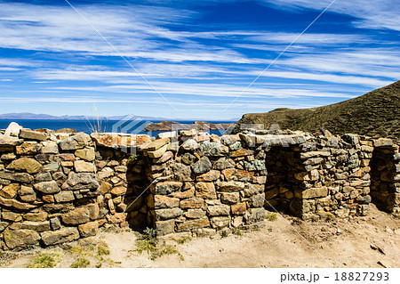 Isla del Sol on the Titicaca lake, Bolivia. 18827293