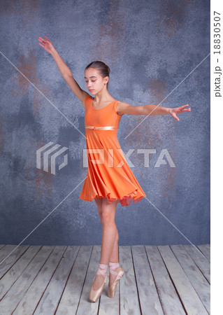 The young ballerina dancing   18830507