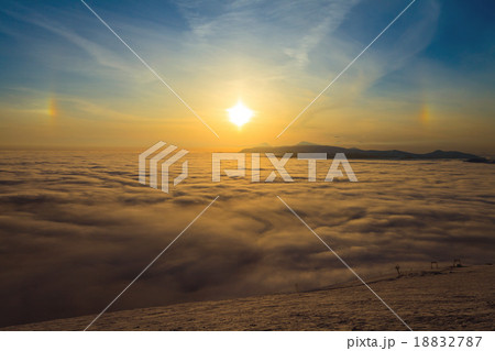 Peaks above clouds Peaks above clouds 18832787