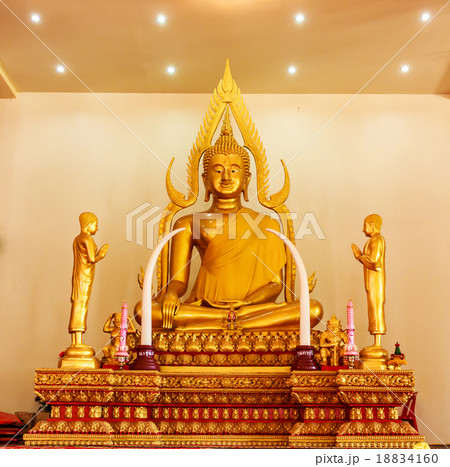 Golden Buddha statue Golden Buddha statue 18834160