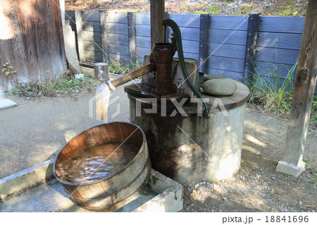 昭和初期の井戸 18841696