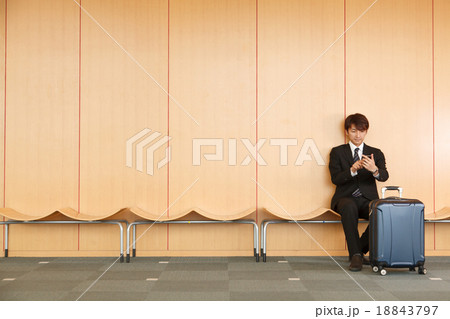 ビジネス　出張　待合せ 18843797