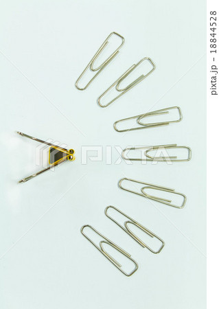 paper-clip 18844528