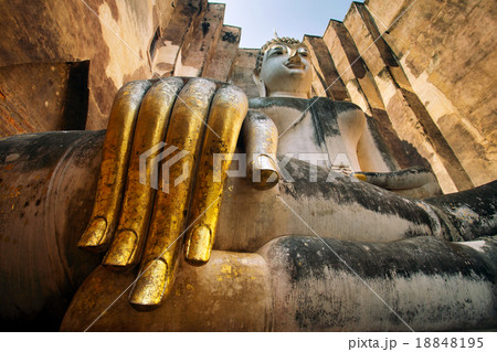 Buddha statue in Wat Sri Chum temple Buddha statue in Wat Sri Chum temple 18848195
