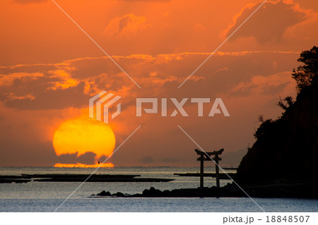 長島神社から昇る達磨太陽 長島神社から昇る達磨太陽 18848507
