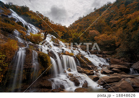 Mae Ya Waterfall, Doi Inthanon National Park 18848626