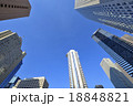 東京　新宿のビル群 18848821