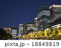 東京　丸の内の夜景 18849819