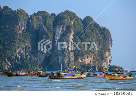 Cliff at the Railay peninsula in Krabi, Thailand Cliff at the Railay peninsula in Krabi, Thailand 18850035