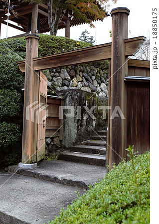 冠木門ａの写真素材