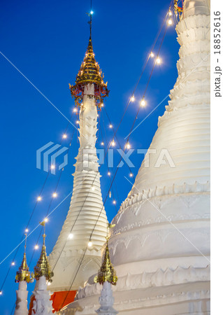 Wat Phra That Doi Kong Mu temple stupa  Wat Phra That Doi Kong Mu temple stupa  18852616