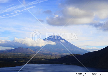 11月富士山1111本栖湖・中ノ倉峠展望 18853792