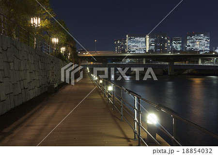 夜のボードウォーク 東京・天王洲 夜のボードウォーク 東京・天王洲 18854032