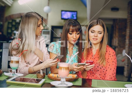 Girls with phones Girls with phones 18856725